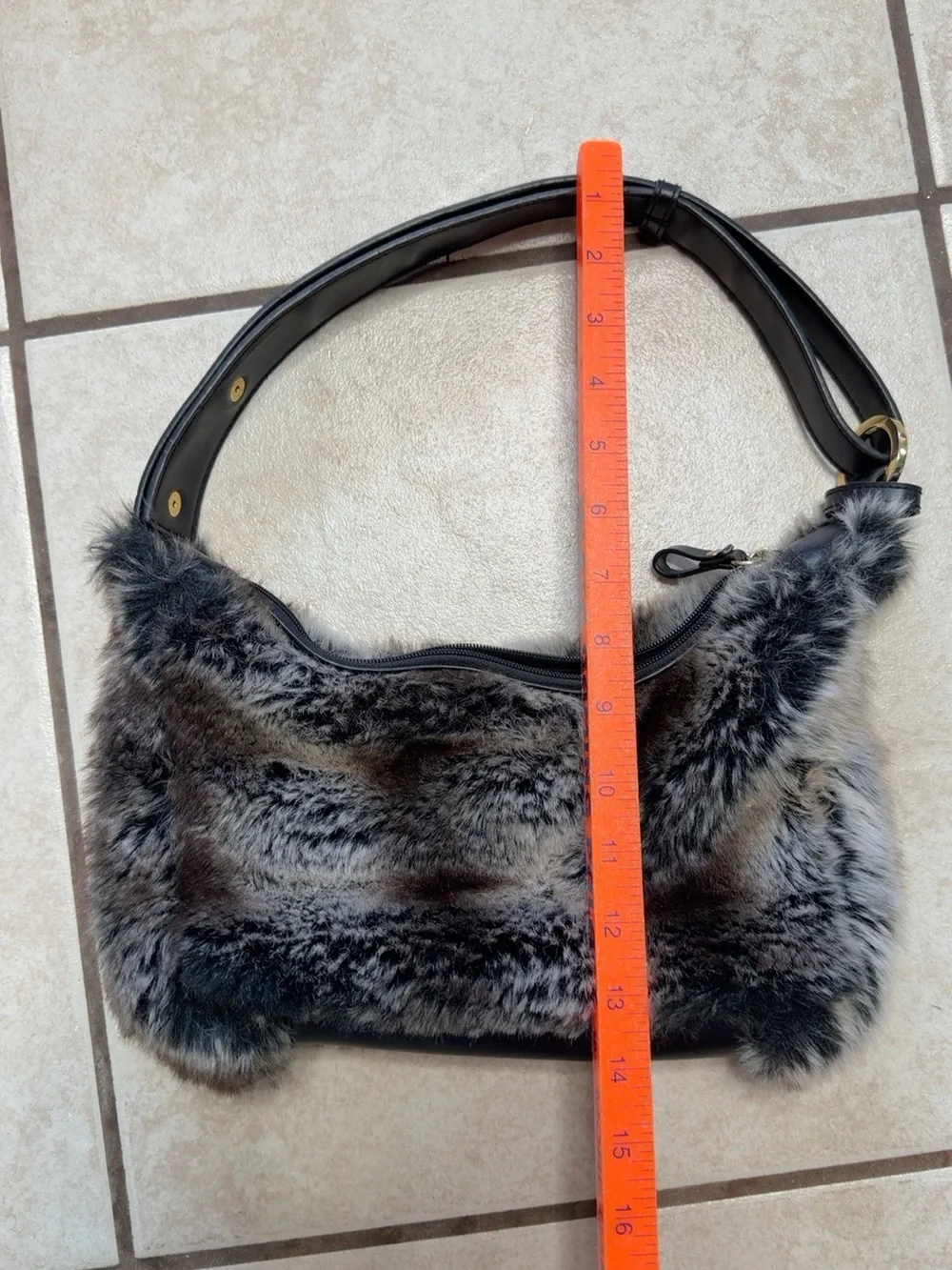 Bueno Faux Fur Hobo Shoulder Bag Y2K Gray Black Purse